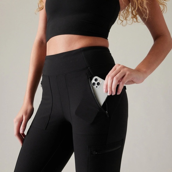 Athleta Headlands Hybrid High Rise Cargo Black Legging Women's Size 16 - Picture 4 of 11